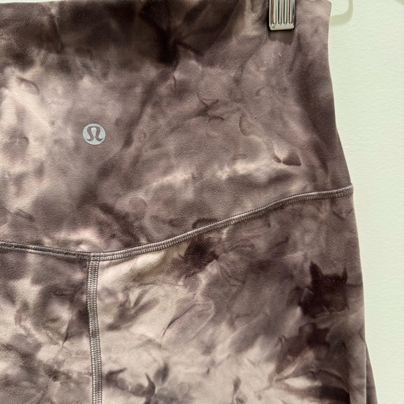 Lululemon Align High Rise Crop Leggings in Diamond Dye Mink Bery 23”
Size 6 - Picture 9 of 11